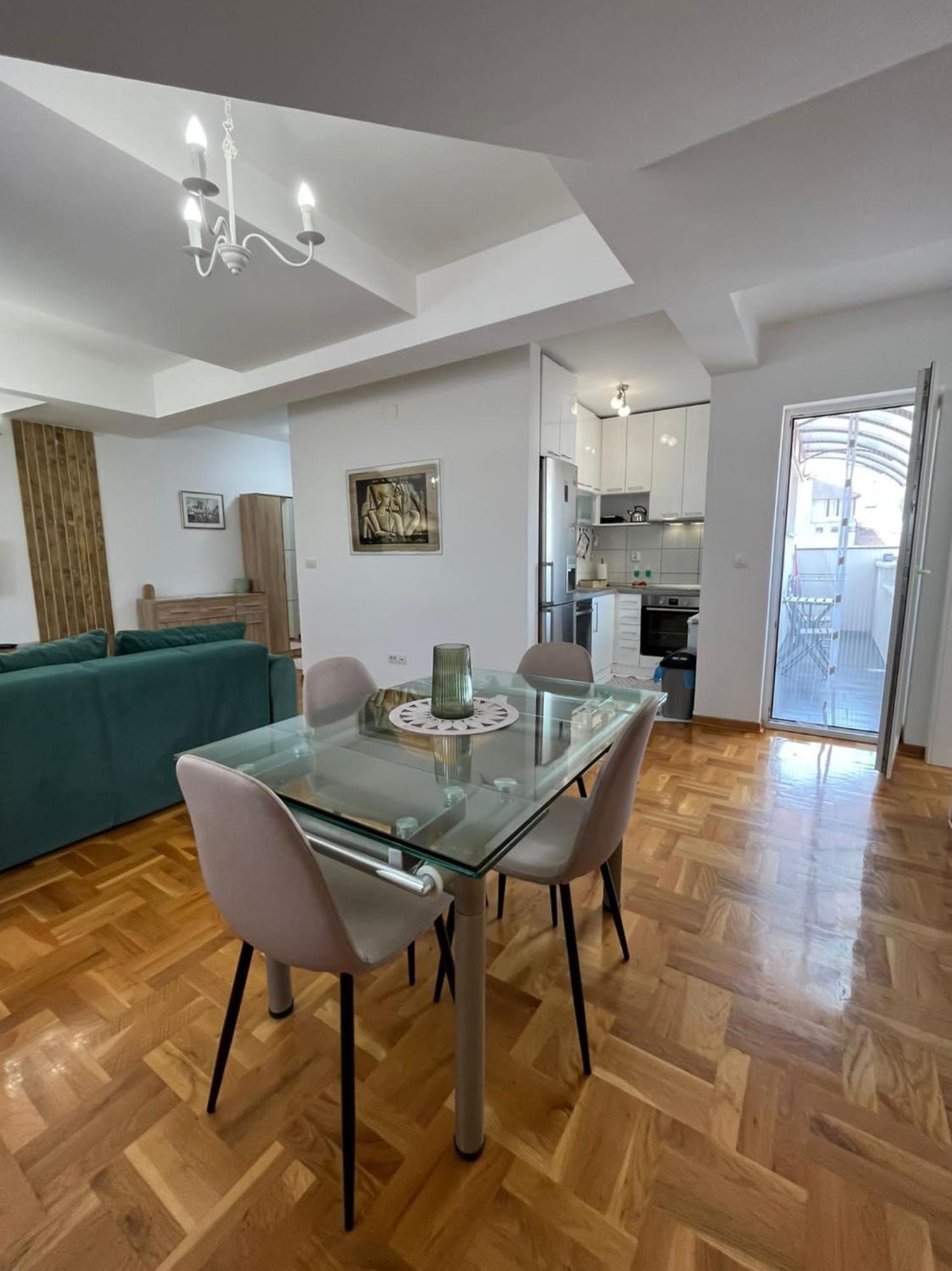 Apartman Mia Centar Kruševac Eksteriør bilde