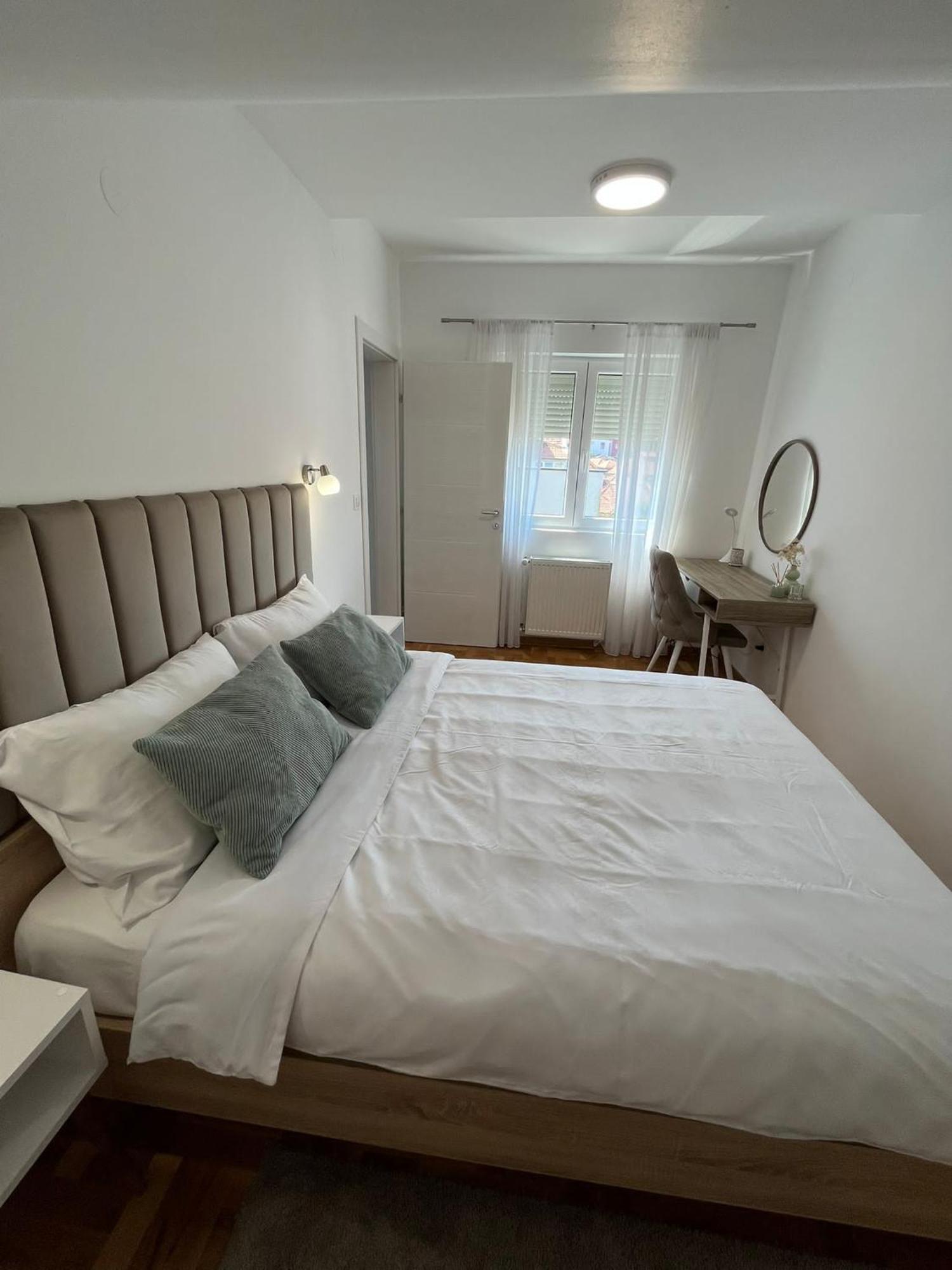 Apartman Mia Centar Kruševac Eksteriør bilde